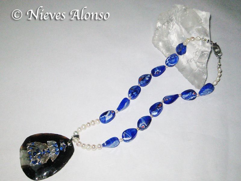 Collar 12