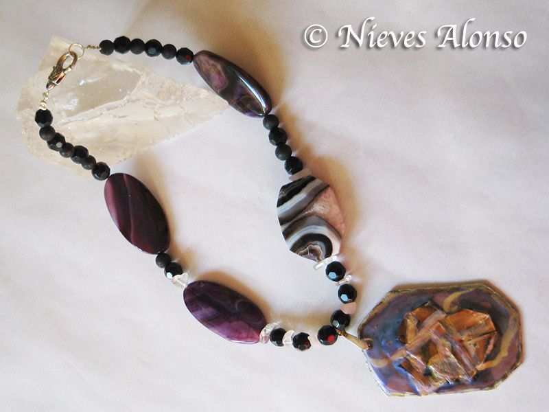 Collar 15